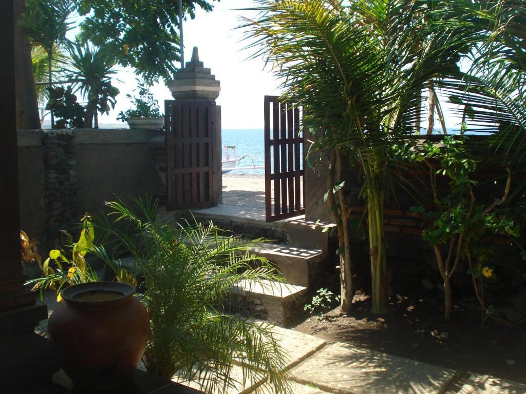 Bulih Beach Bungalows Амед Номер фото